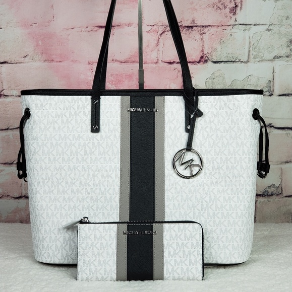 Michael Kors Handbags - 💕LAST ONE💕 Michael Kors Bright White Tote Set